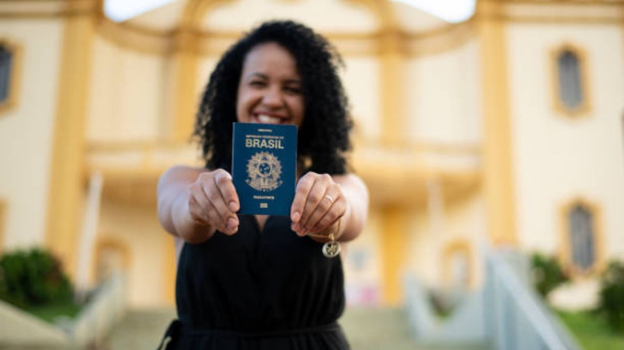 PF atualiza site de emissão do passaporte e volta com os agendamentos online  Lorena Bueri