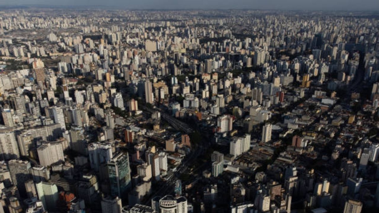 Poluição atmosférica em São Paulo prejudica saúde cardíaca, revela estudo da USP Lorena Bueri