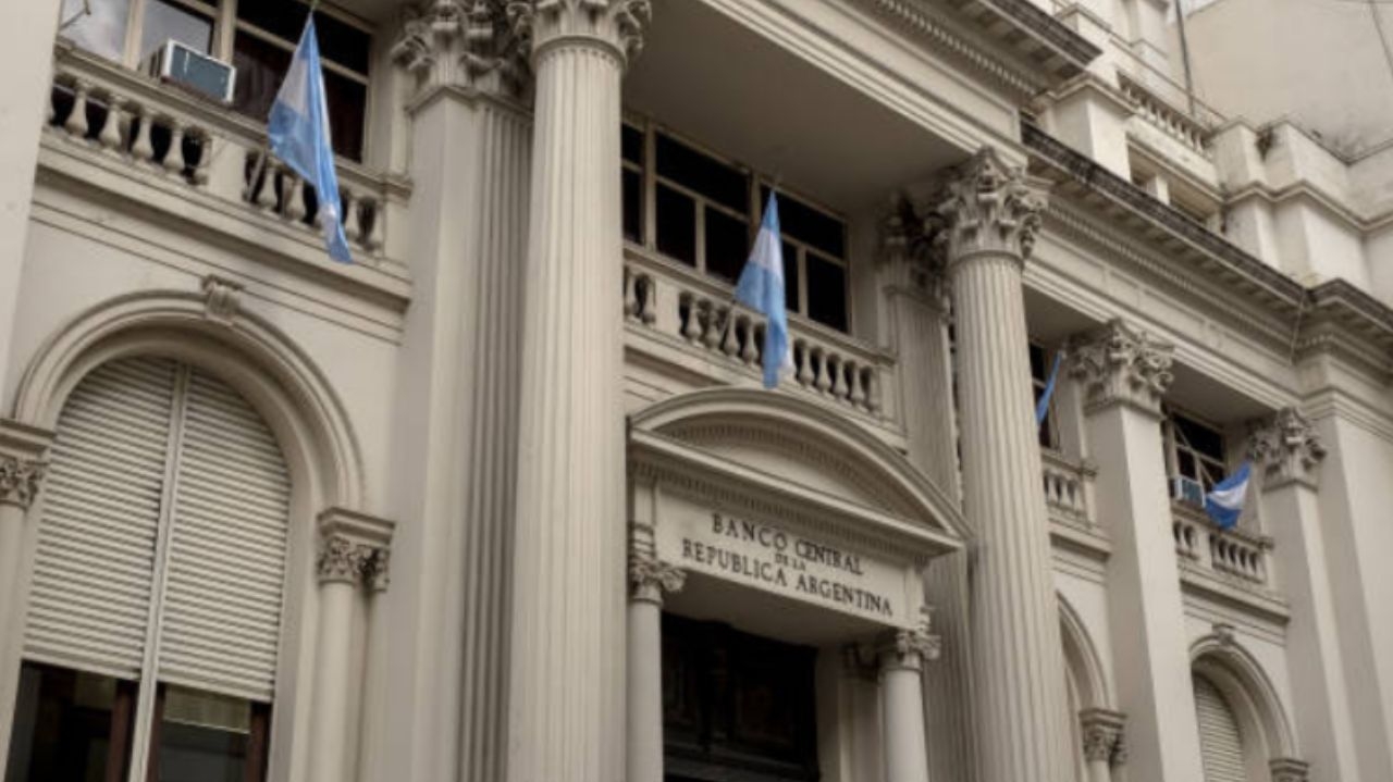 Argentina diminui a taxa de juros no país  Lorena Bueri