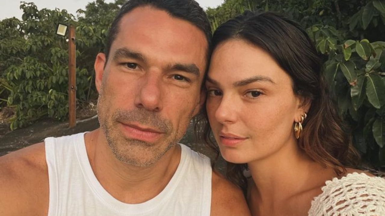 Com data do casamento marcada, Isis Valverde e seu noivo procuram casa em Miami Lorena Bueri