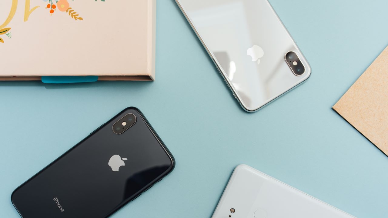 Apple apresenta queda nas vendas de Iphone Lorena Bueri