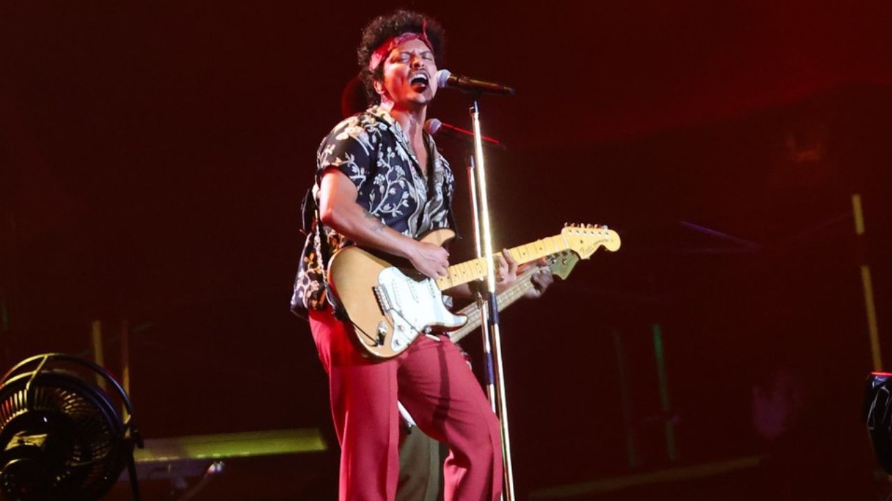 Bruno Mars anuncia datas de shows no Brasil Lorena Bueri