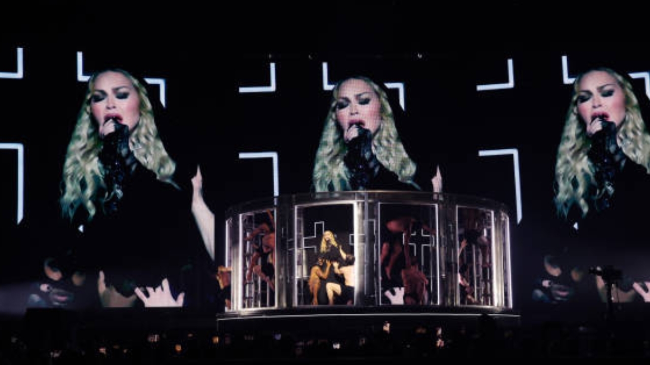 Fãs se enganam com dublê de Madonna durante ensaio da 'Celebration Tour' Lorena Bueri