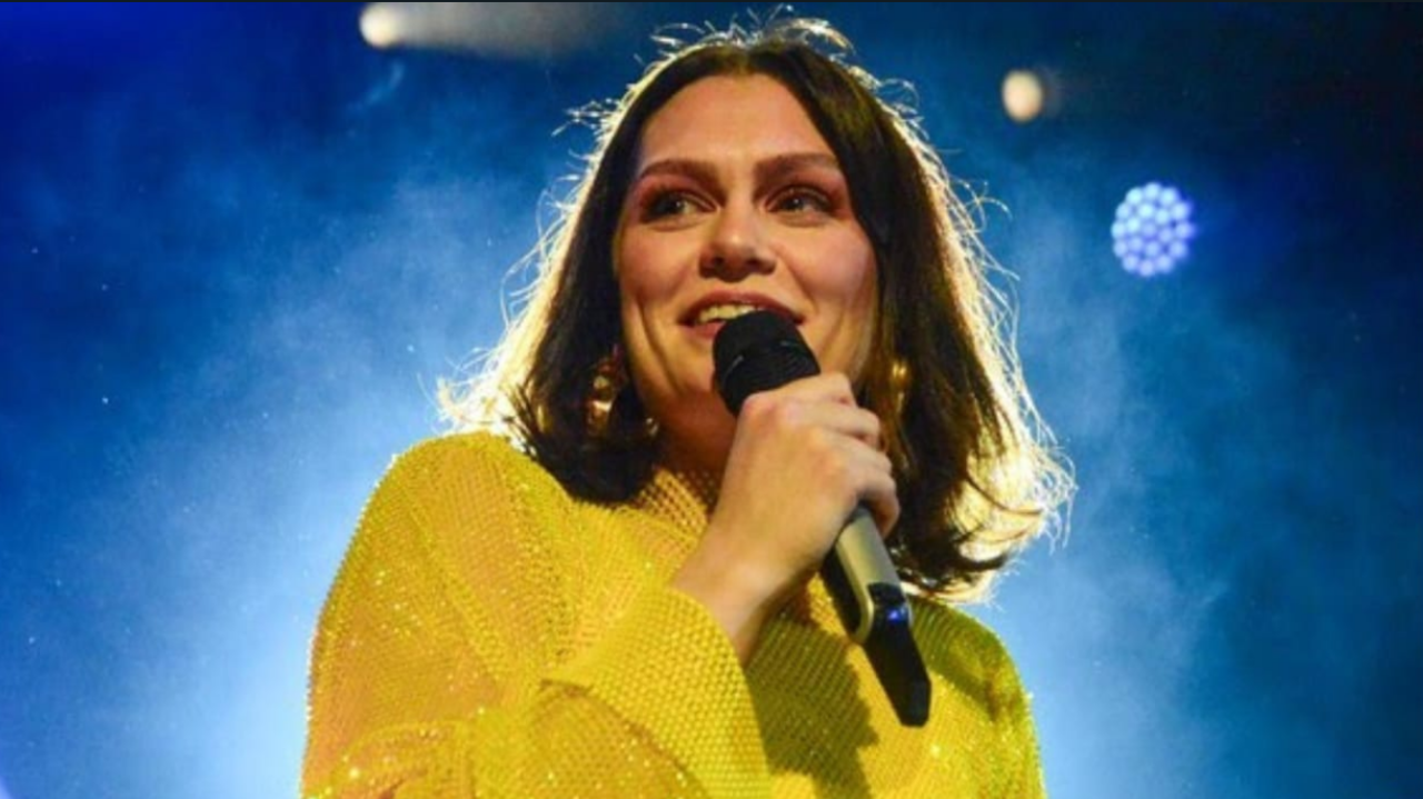 Jessie J realiza show no Rio de Janeiro e desfila hits Lorena Bueri