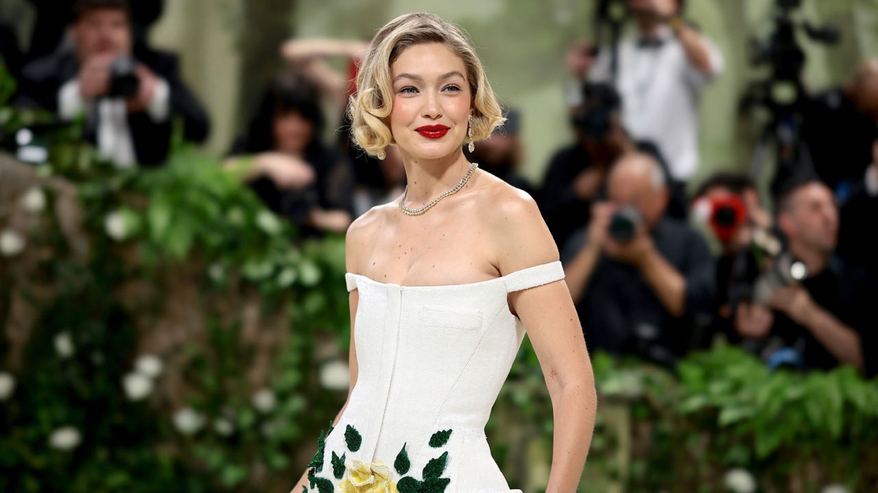 Met Gala 2024: Gigi Hadid usa vestido feito à mão Lorena Bueri