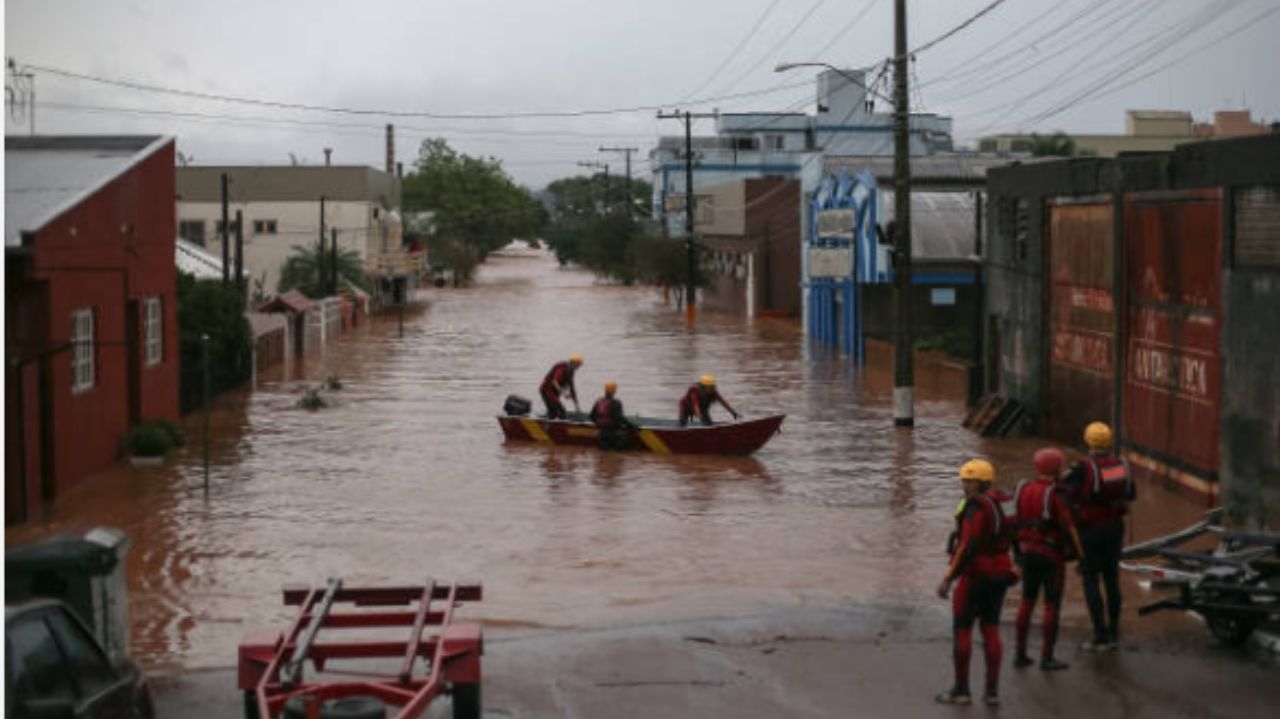 Caos e insegurança: As inundações em Porto Alegre e a escalada de violência Lorena Bueri