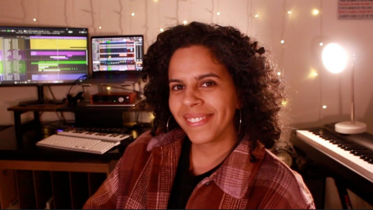 Compositora de trilha sonora e professora de música compartilha trajetória inspiradora desde os conservatórios de Recife até os holofotes de Los Angeles Lorena Bueri