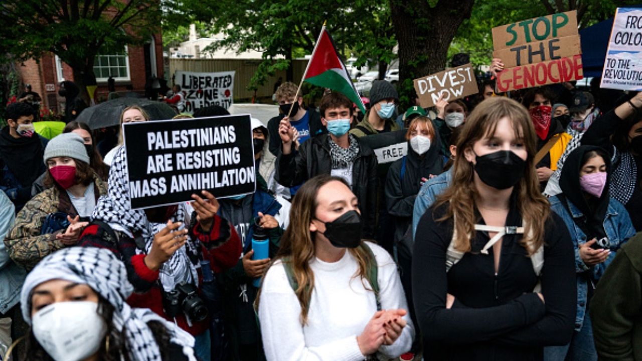 Polícia dos EUA prende universitários em protestos pró-Palestina Lorena Bueri