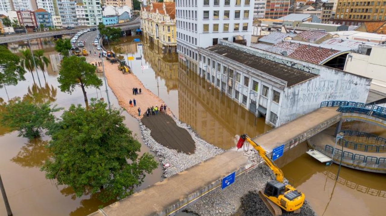 Via que servirá de acesso para Porto Alegre será construída até o fim de semana Lorena Bueri