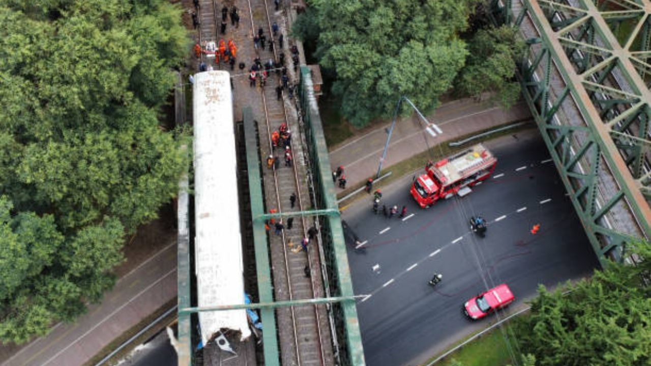 Colisão de dois trens em Buenos Aires deixa 60 feridos e dois em estado grave Lorena Bueri