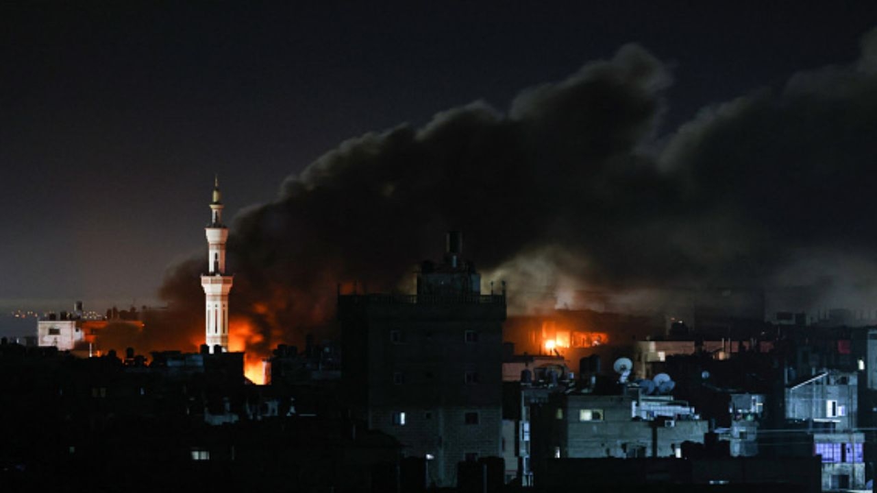 Ofensiva Israelense em Gaza intensifica crise humanitária Lorena Bueri