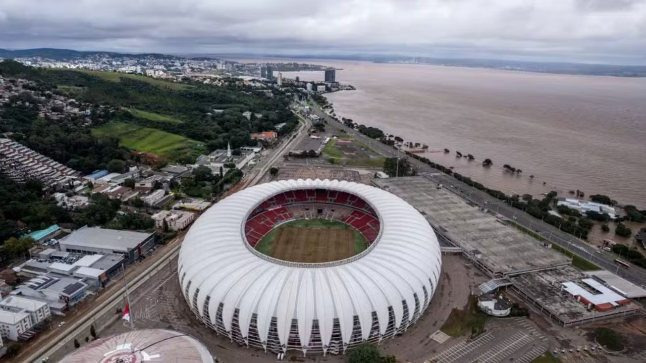 Devastação no Beira-Rio como ficou o estádio do Internacional  Lorena Bueri