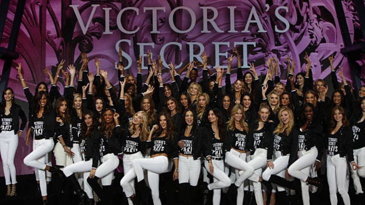 Victoria’s Secret Fashion Show irá voltar às passarelas  Lorena Bueri