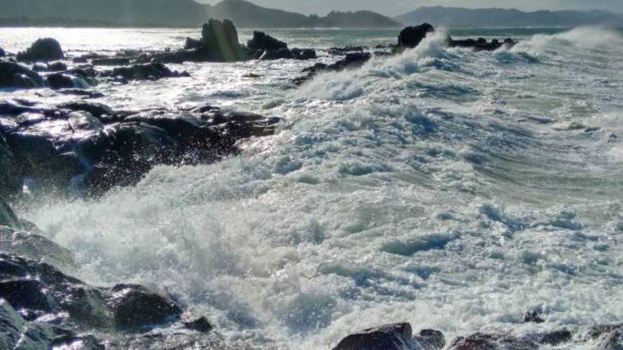 Marinha do Brasil alerta cariocas sobre ressaca nas praias de Niterói e Rio  Lorena Bueri