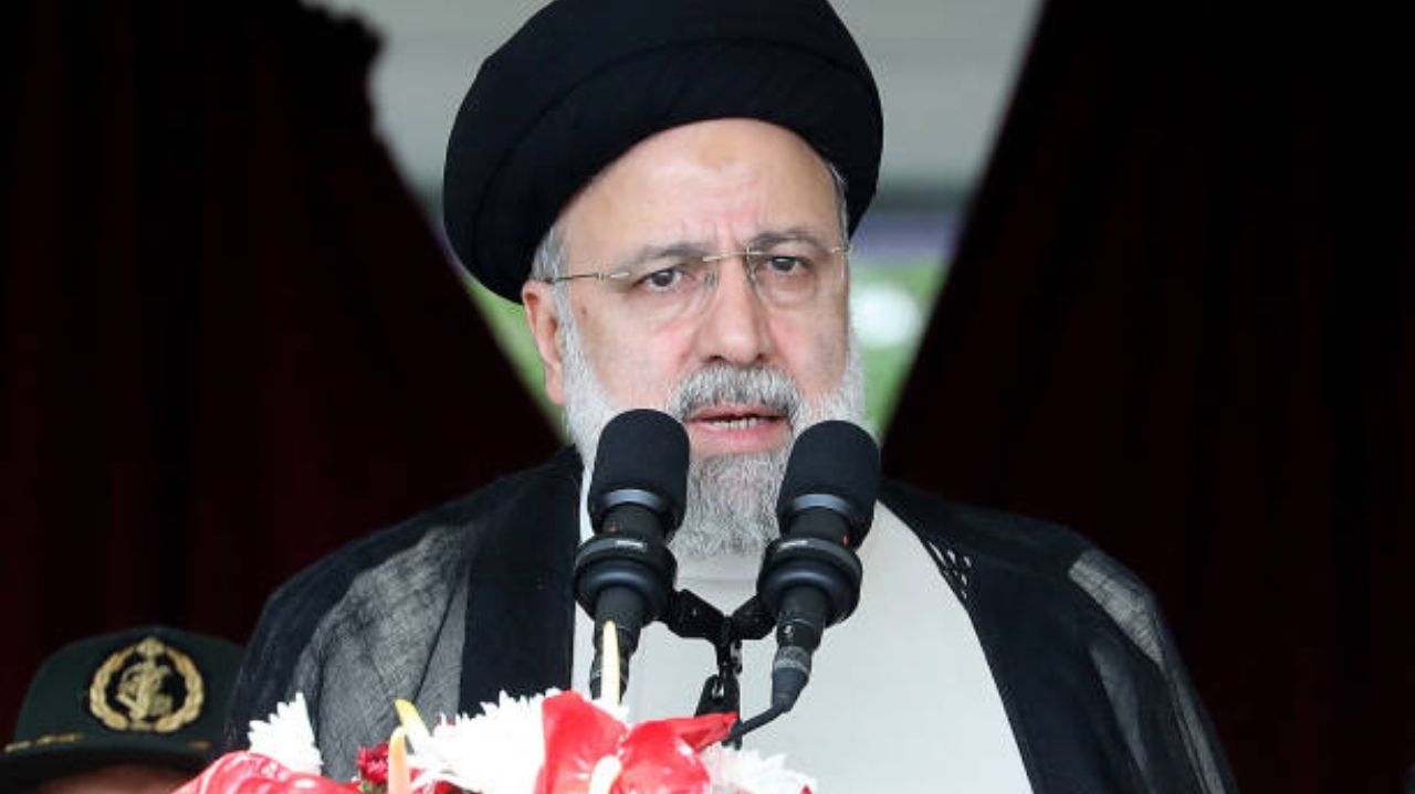Ali Khamenei se pronuncia sobre o acidente do presidente iraniano Lorena Bueri