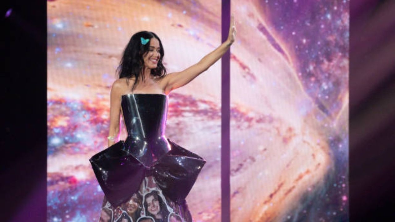 Despedida emocionante: Katy Perry enaltece Abi Carter e Ariana Grande no American Idol Lorena Bueri