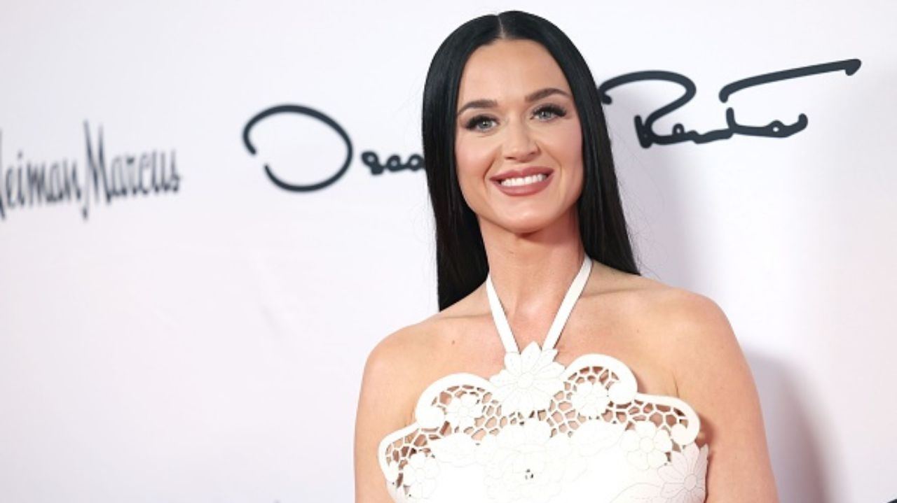 Katy Perry muda o visual de suas redes sociais para anunciar sua nova era  Lorena Bueri