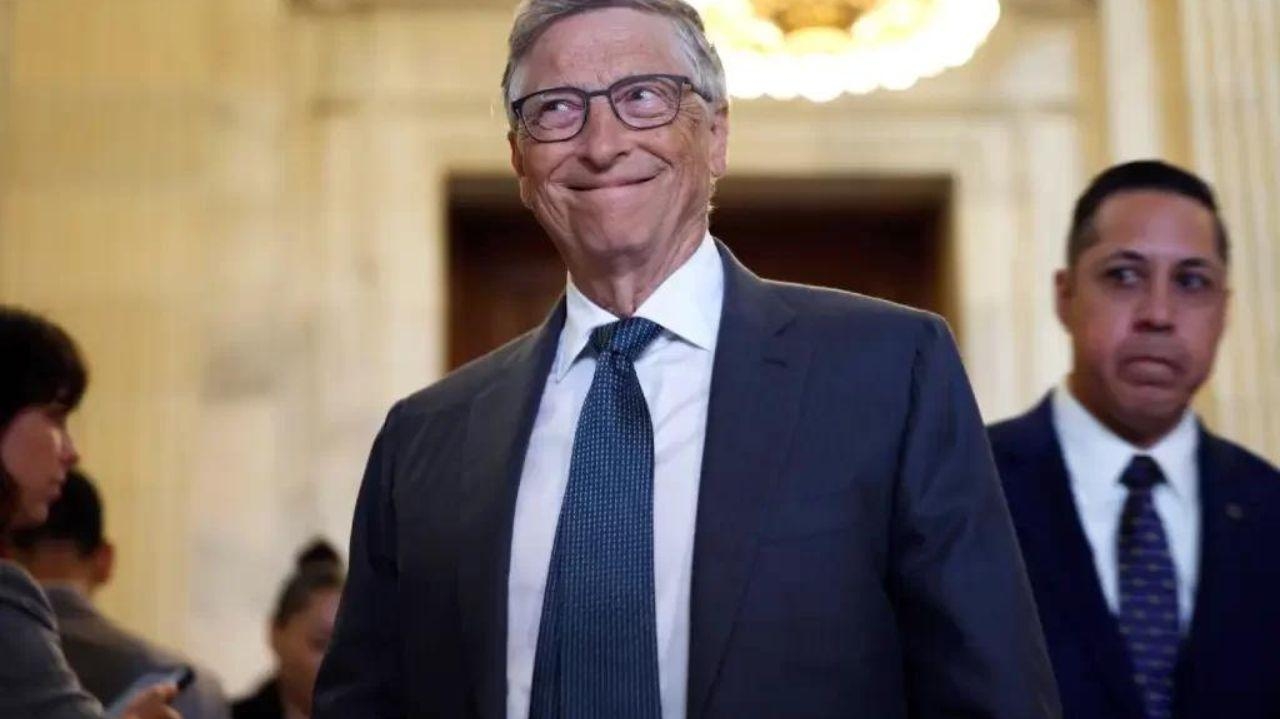 Bill Gates revela lição de Warren Buffett que transformou sua gestão de tempo  Lorena Bueri