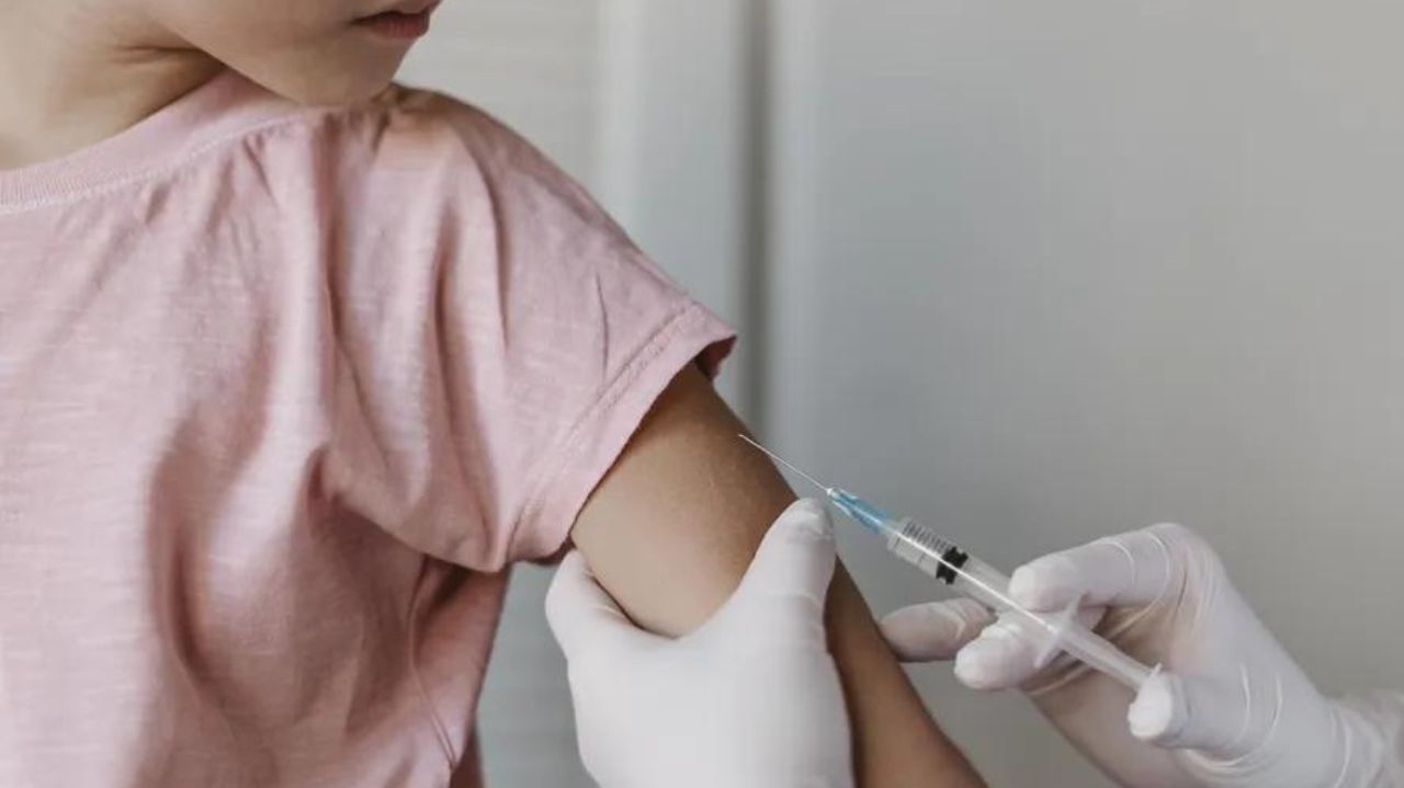 Rio de Janeiro começa campanha de vacinação no combate a Poliomielite Lorena Bueri