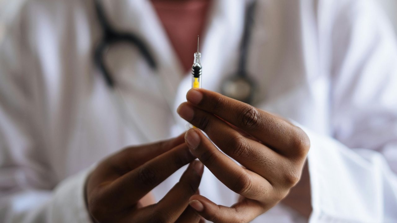 Vacina contra câncer é testada na Inglaterra Lorena Bueri
