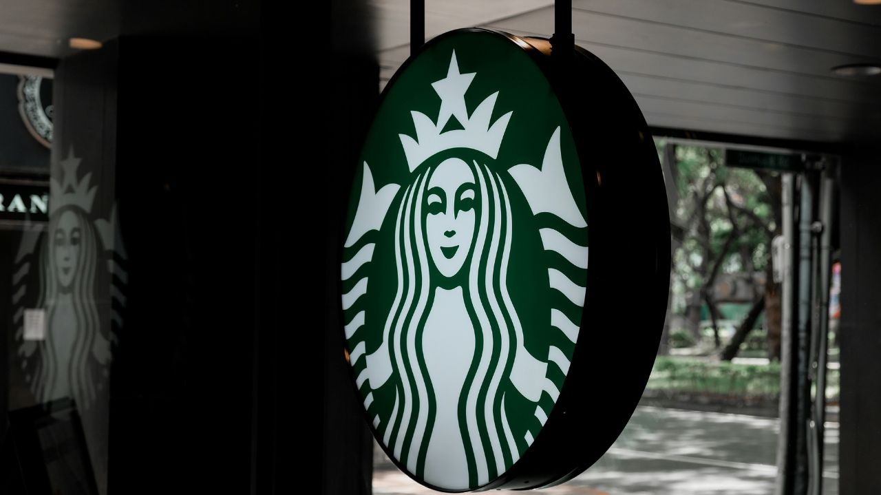 Zamp está em processo de aquisição do Starbucks no Brasil Lorena Bueri