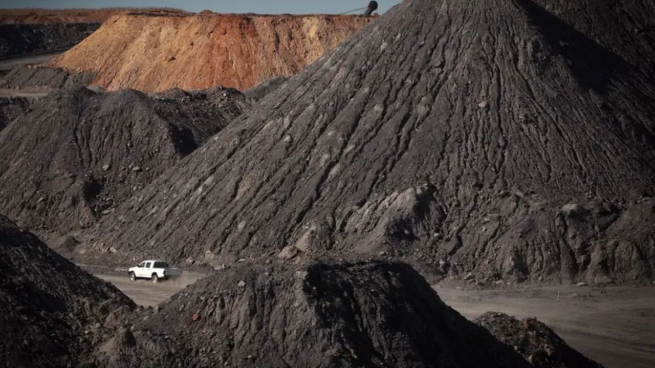 Colômbia suspende exportação de carvão para Israel Lorena Bueri
