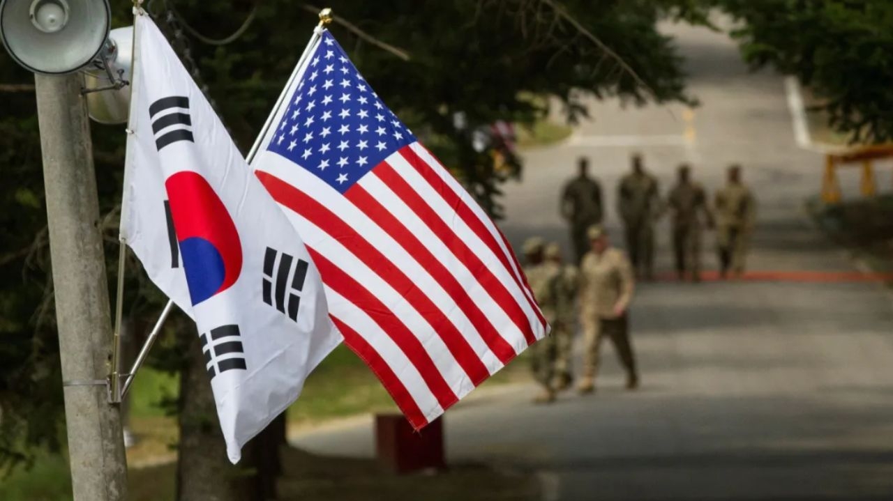 Coreia do Sul e EUA debatem estratégias para enfrentar a ameaça nuclear da Coreia do Norte Lorena Bueri