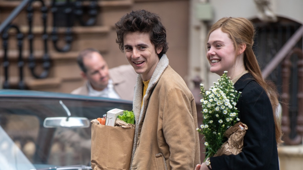 Timothée Chalamet e Elle Fanning aparecem juntos em set de 'Bob Dylan' Lorena Bueri