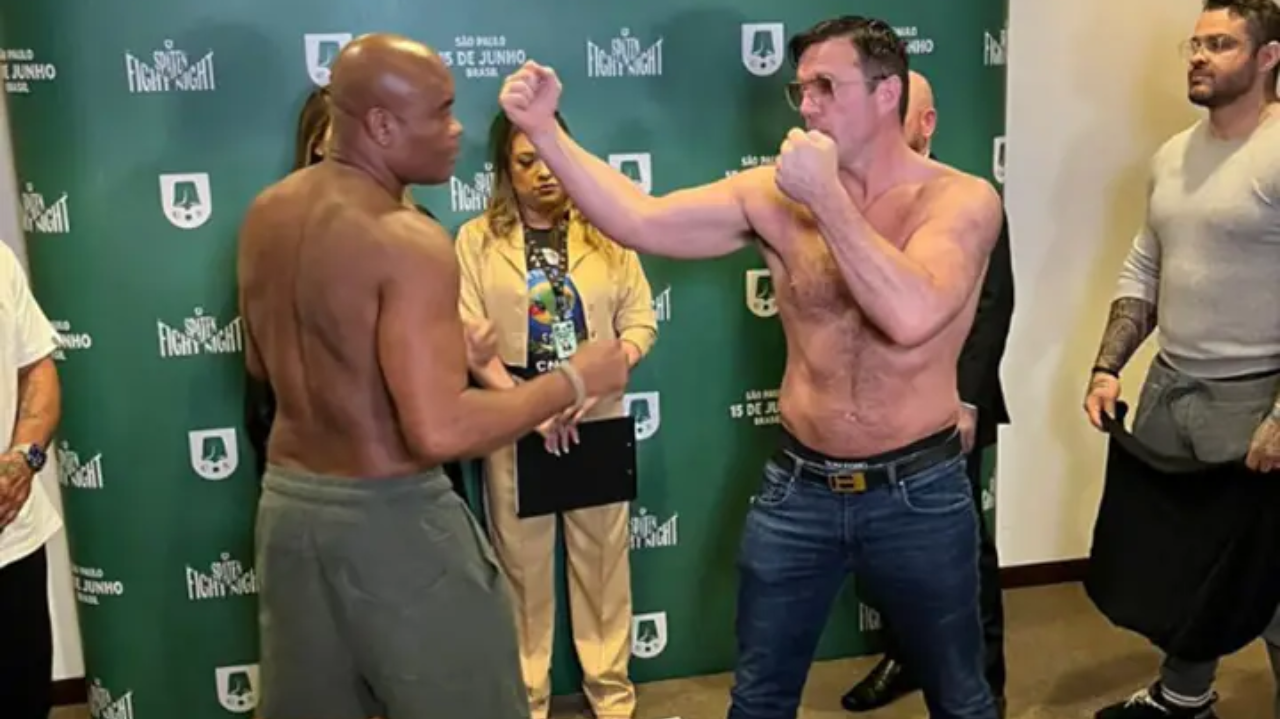 Anderson e Sonnen são assistidos por Terry Crews durante pesagem Lorena Bueri