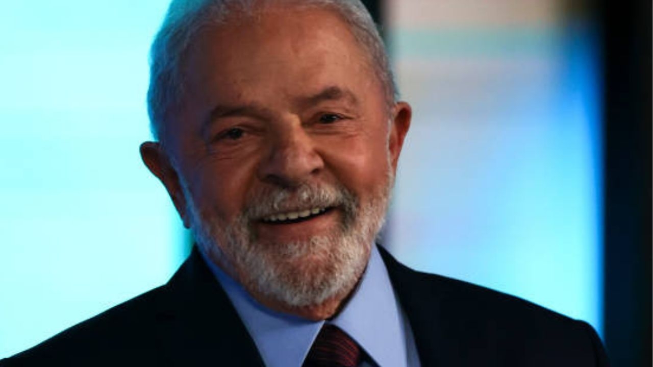 Lula faz cobranças a Enel sobre os apagões sofridos no Brasil Lorena Bueri