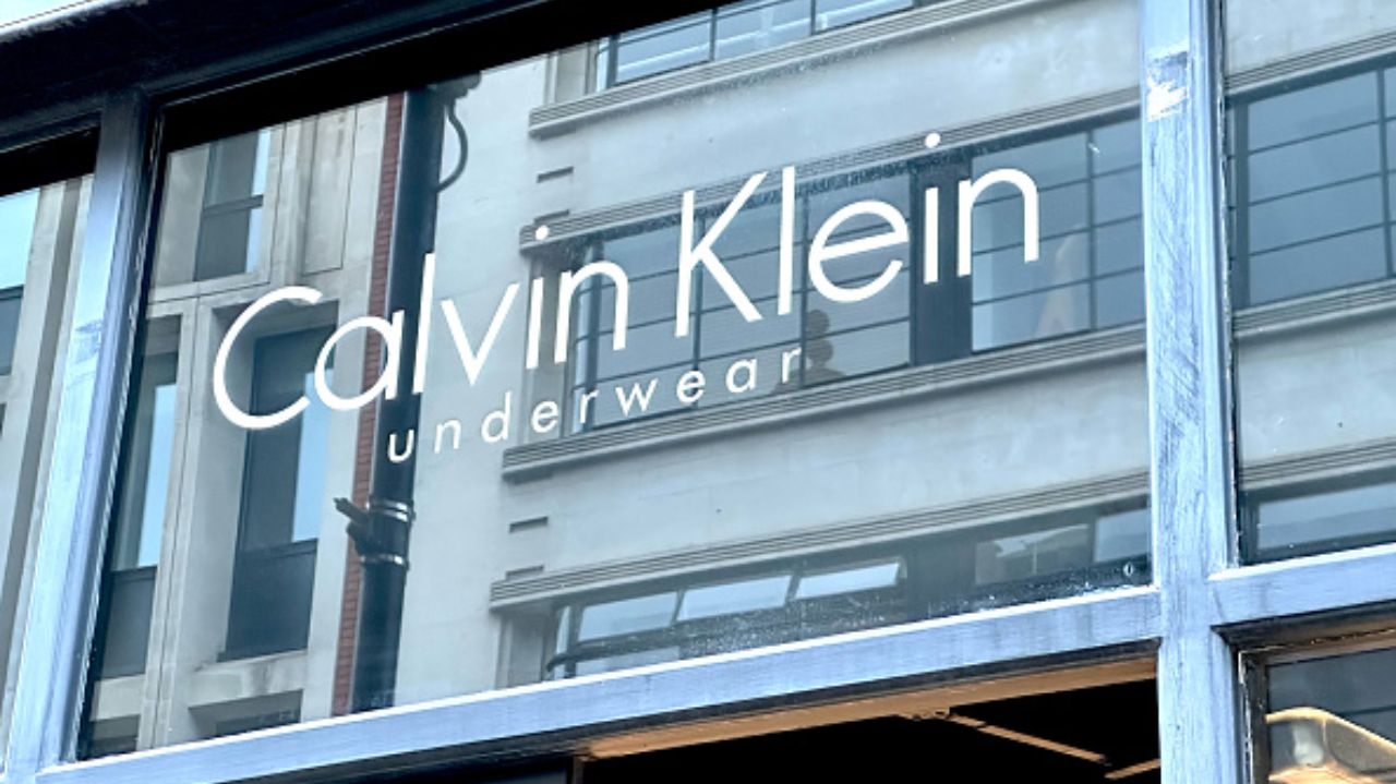 Calvin Klein comemora abertura de sua nova loja flagship global Lorena Bueri