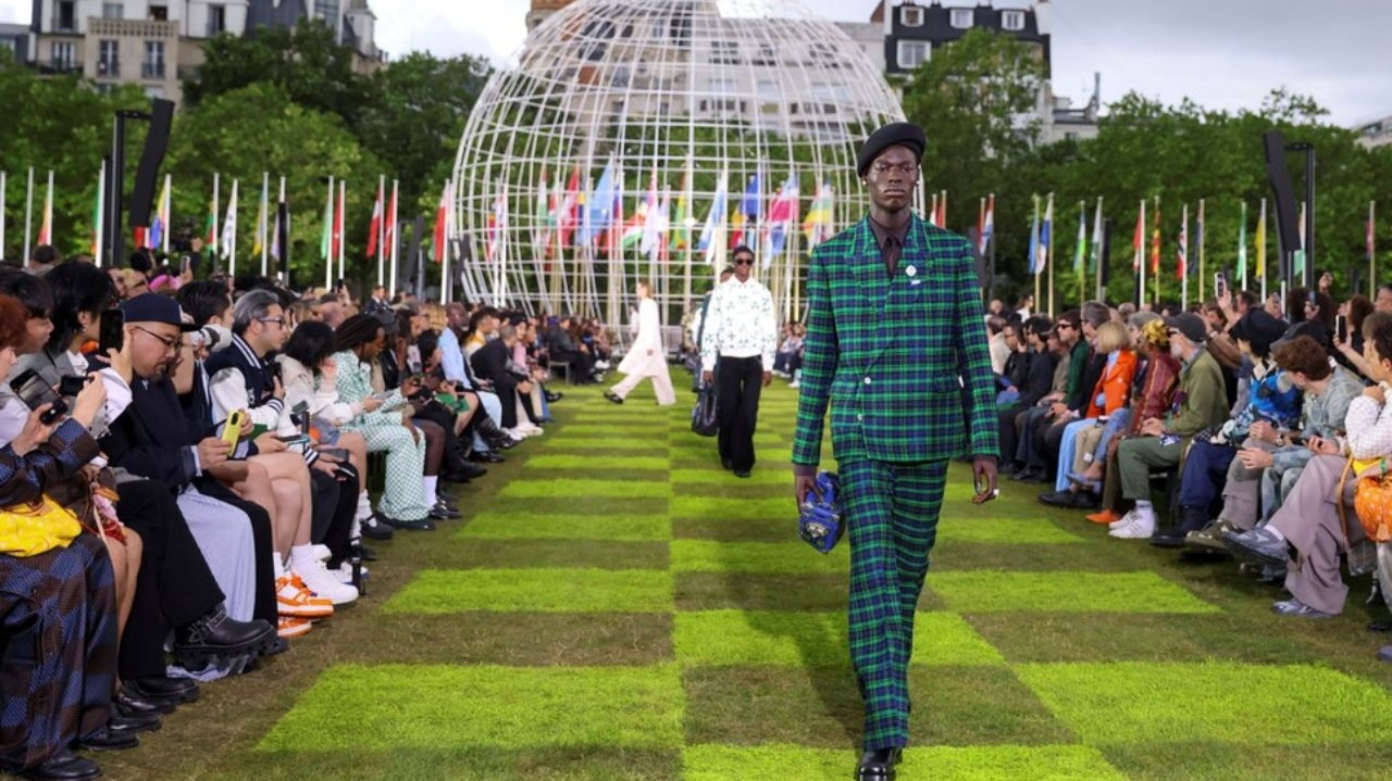 Louis Vuitton lança coleção utilitarista com trilha inédita de Pharrell Williams Lorena Bueri