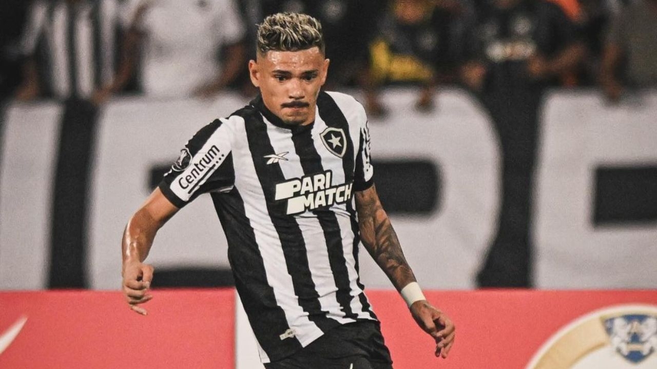 Tiquinho Soares é do Botafogo até 2026 Lorena Bueri