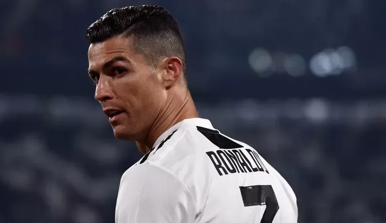 Cristiano Ronaldo desabafa sobre especulações de novo clube: 'Brincando com meu nome' Lorena Bueri