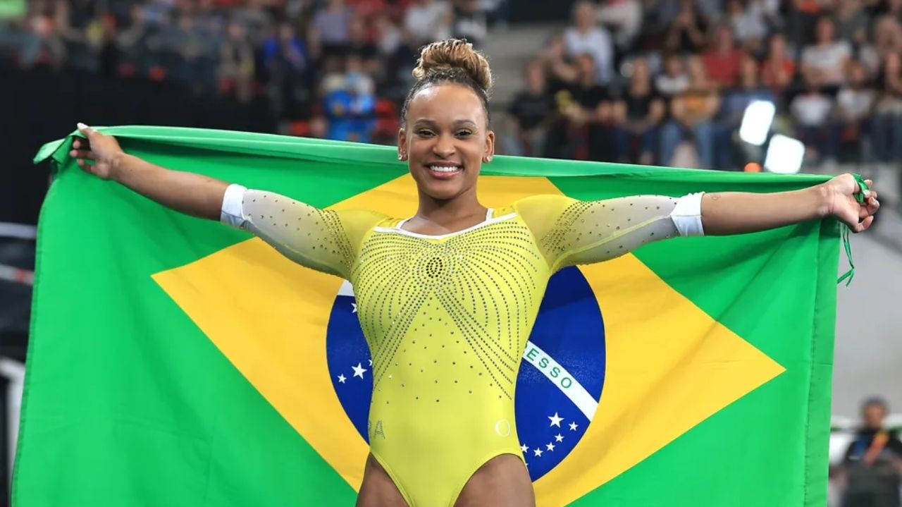 Rebeca Andrade brilha no Troféu Brasil e fatura dois ouros  Lorena Bueri