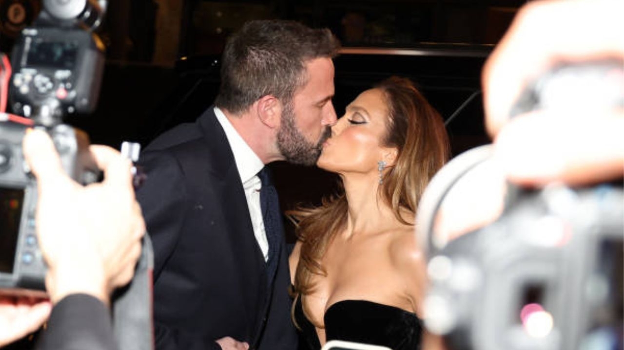 Ben Affleck briga com paparazzi após deixar casa de Jennifer Lopez Lorena Bueri