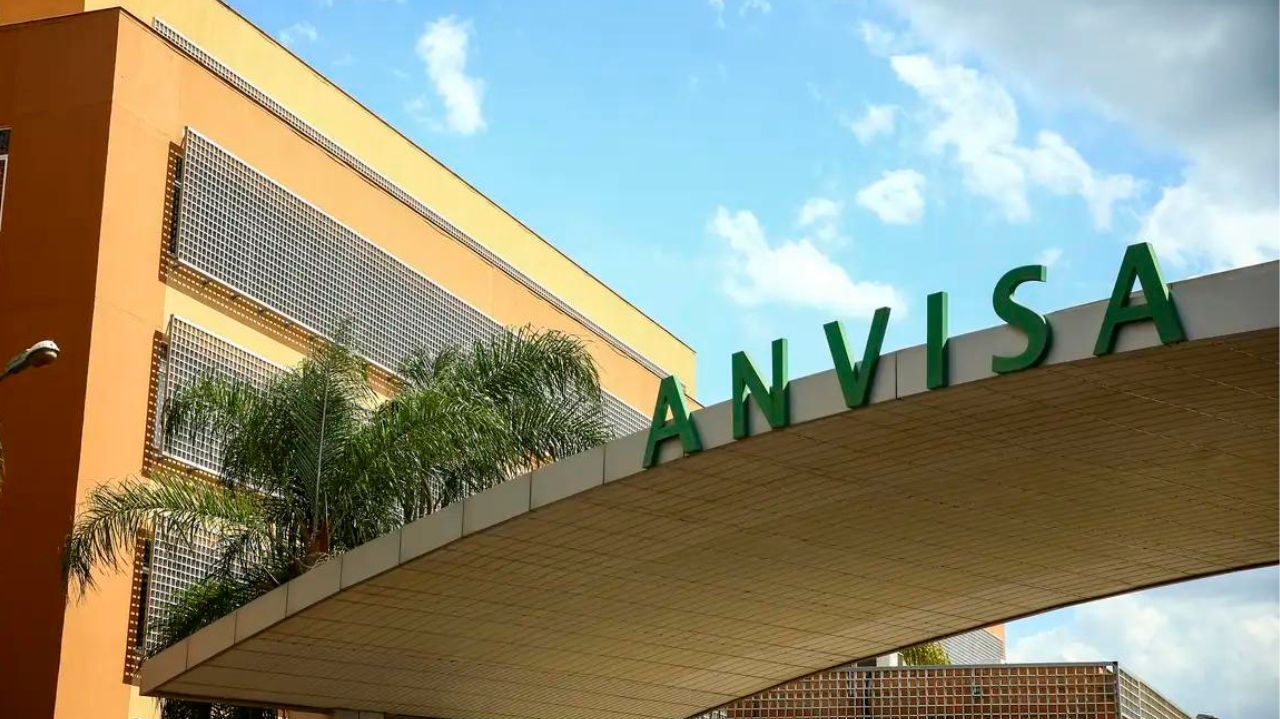 Anvisa proíbe produtos à base de fenol  Lorena Bueri