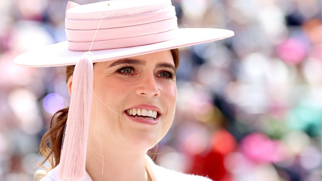 Princesa Eugenie exibe cicatriz de cirurgia de escoliose Lorena Bueri