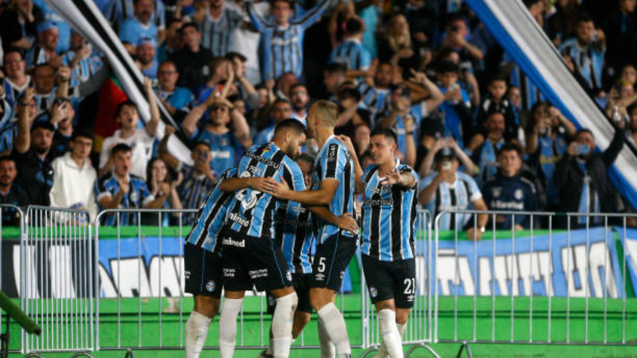 Grêmio entra em campo pensando em fugir do Z4 Lorena Bueri