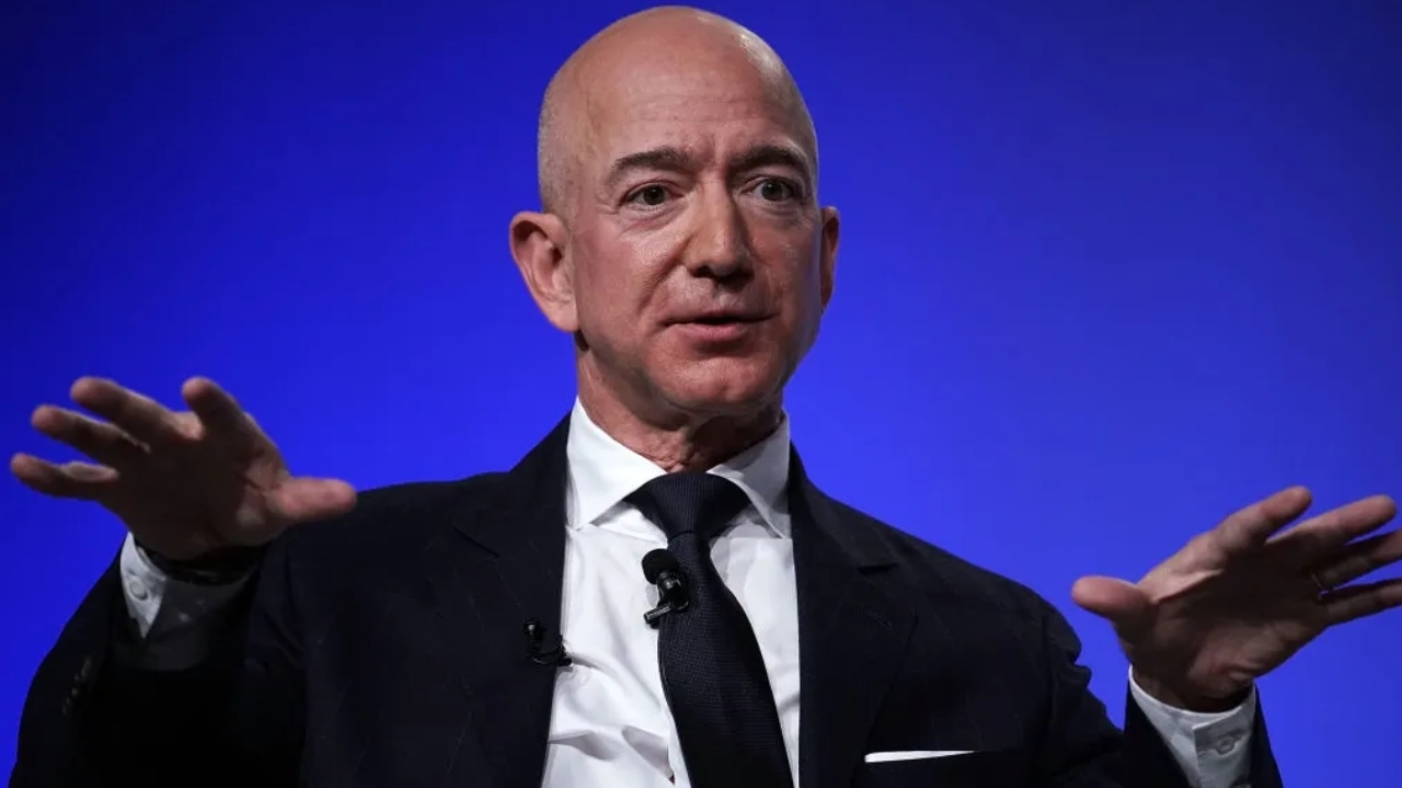 Jeffrey Bezos atinge posto de segunda pessoa mais rica do mundo Lorena Bueri