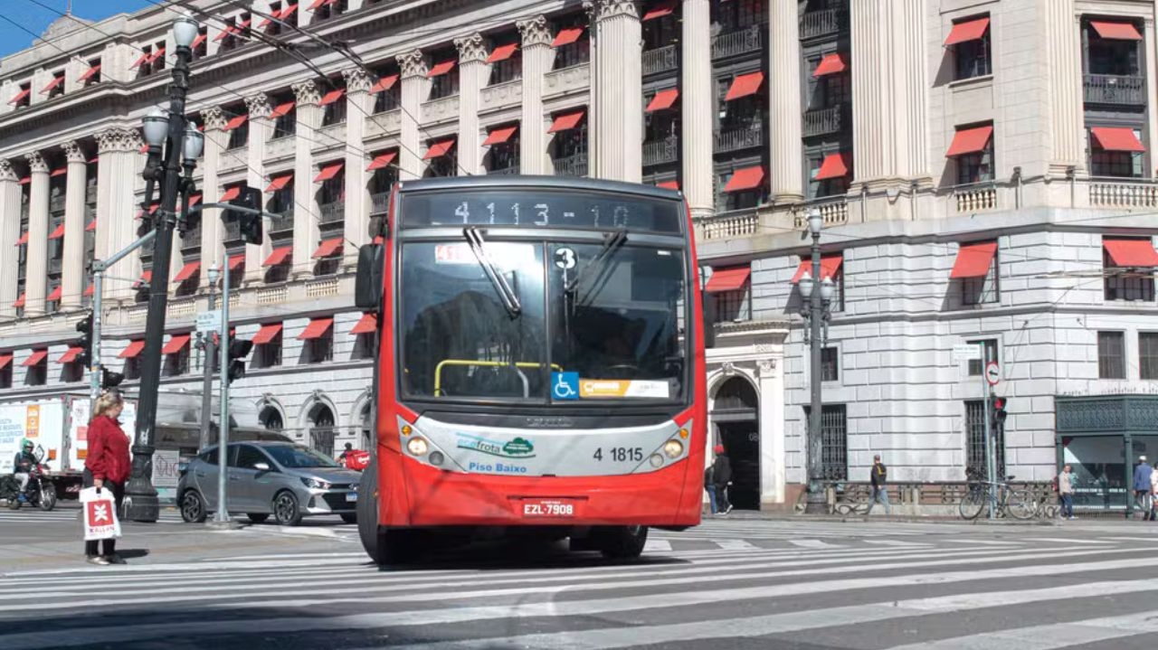 Greve é suspensa e ônibus circulam normalmente em SP Lorena Bueri