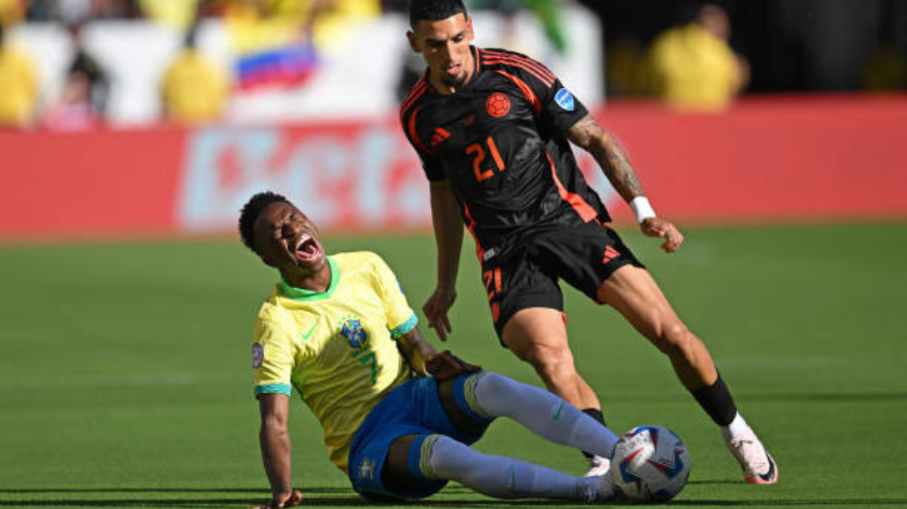 Conmebol admite que VAR errou em não marcar pênalti para a Seleção Brasileira Lorena Bueri