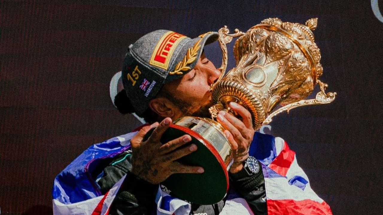 Lewis Hamilton volta a vencer um GP de F1 após três anos Lorena Bueri