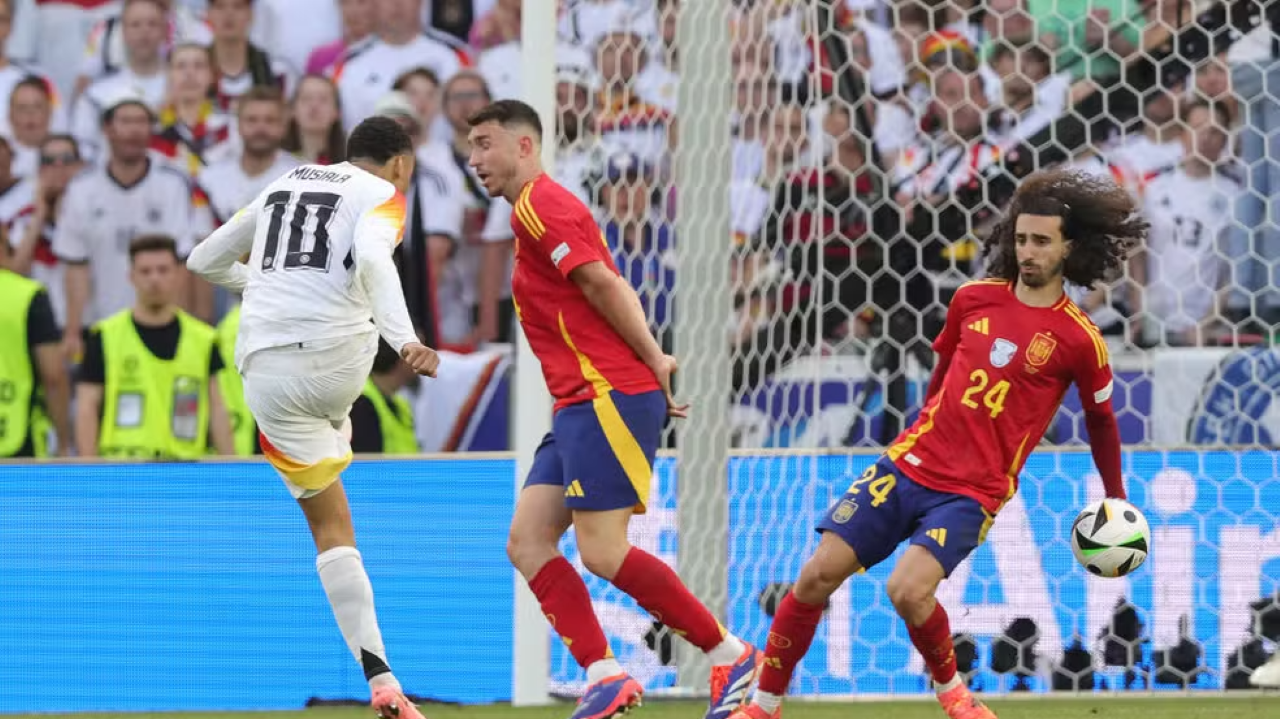 Torcedores iniciam petição para repetição do jogo Espanha x Alemanha Lorena Bueri