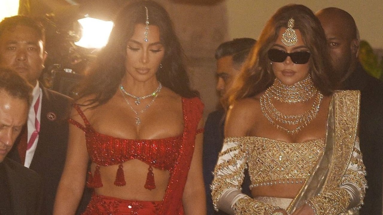 Irmãs Kardashians são convidadas para casamento na Índia e chamam atenção com seus looks Lorena Bueri