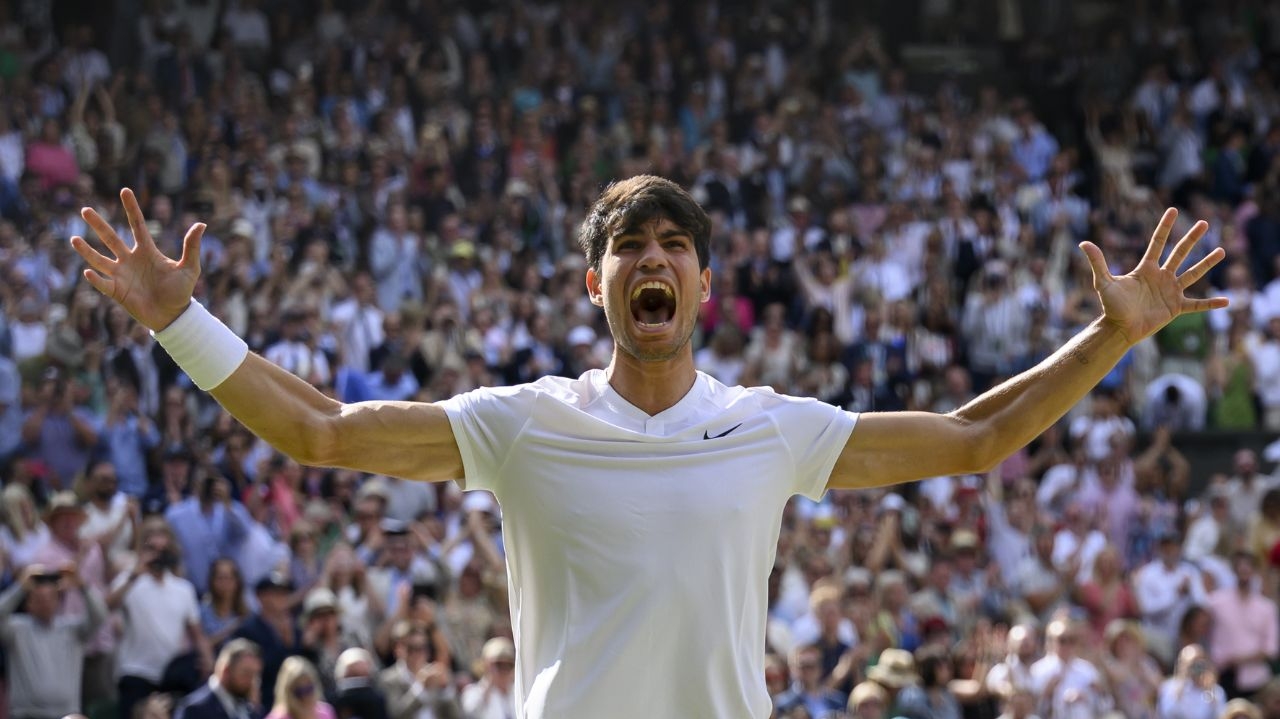 Alcaraz domina Djokovic e conquista o bicampeonato em Wimbledon Lorena Bueri