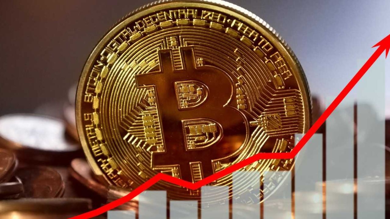 Atentado à Trump deixa Bitcoin mais valorizado neste fim de semana Lorena Bueri