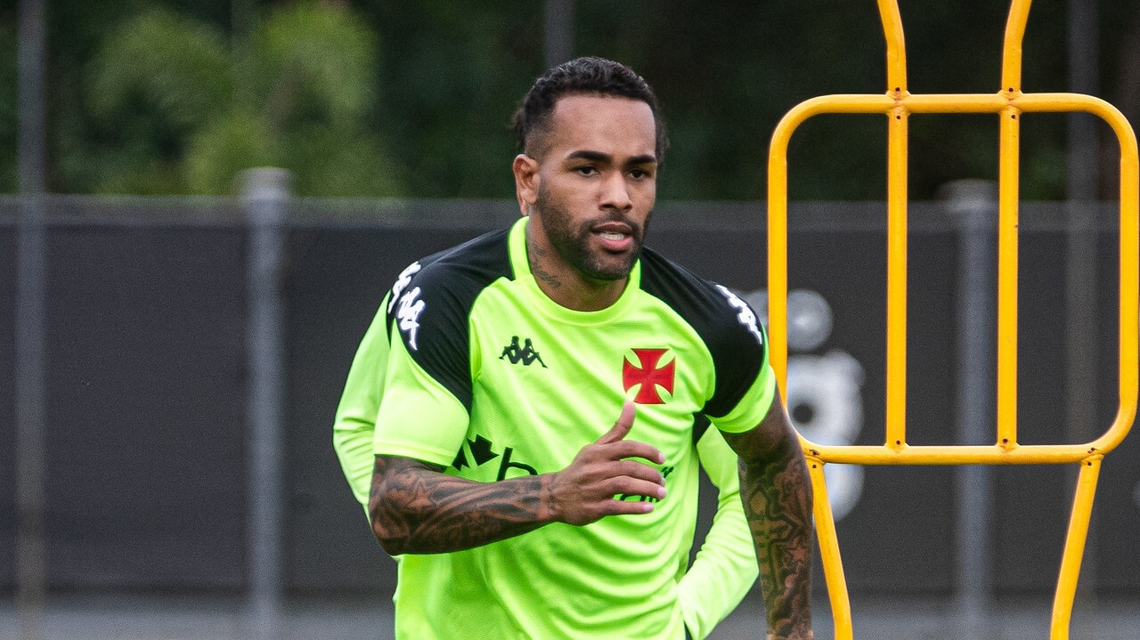 Alex Teixeira está feliz de mais uma vez estar de volta ao Vasco Lorena Bueri