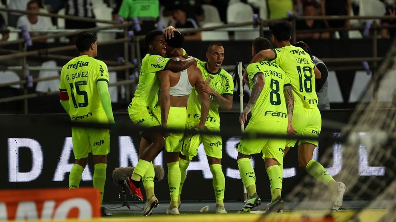 Botafogo e Palmeiras se enfrentam após uma das partidas mais épicas entre as equipes Lorena Bueri