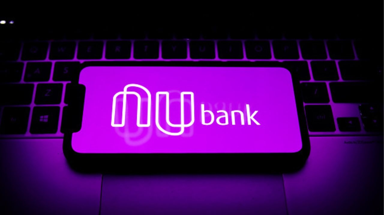 Plataforma Downdetector registra mais de 700 queixas no Nubank Lorena Bueri